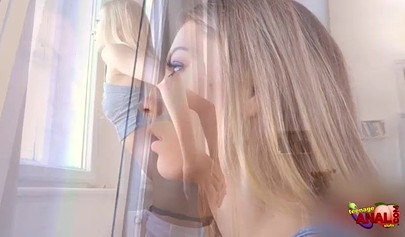 Teen nympho gets her bum hole stretched out