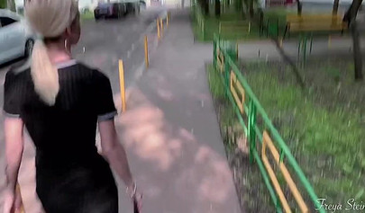 Glamorous teen babe Freya Stein giving head in the car