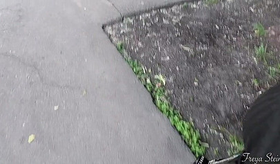 Glamorous teen babe Freya Stein giving head in the car