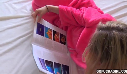 Pretty blonde teen Jessi Gold shows off her cock-fucking skills in homemade scene