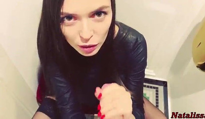 Spectacular teen giving a world-class blowjob in a cumpilation